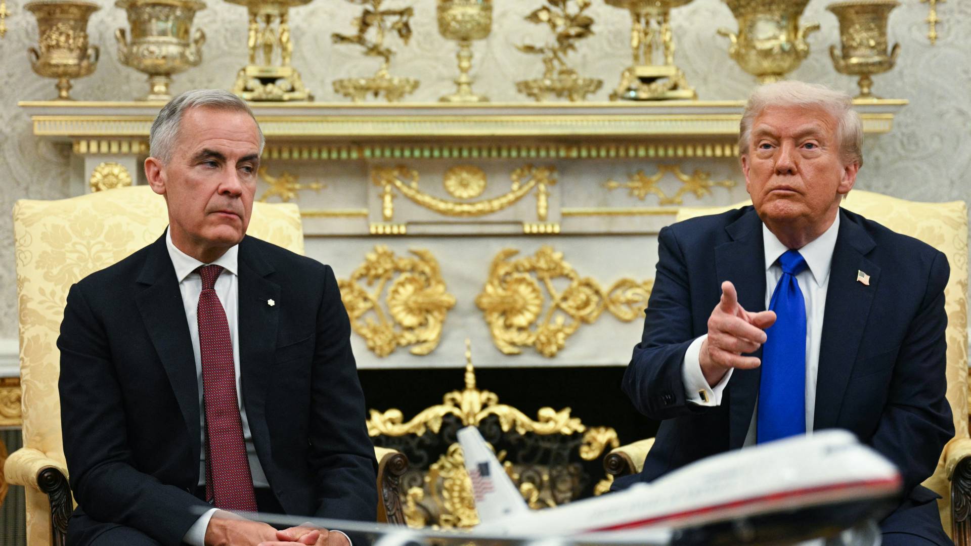 الرئيس الأمريكي دونالد ترمب ورئيس وزراء كندا مارك كارني