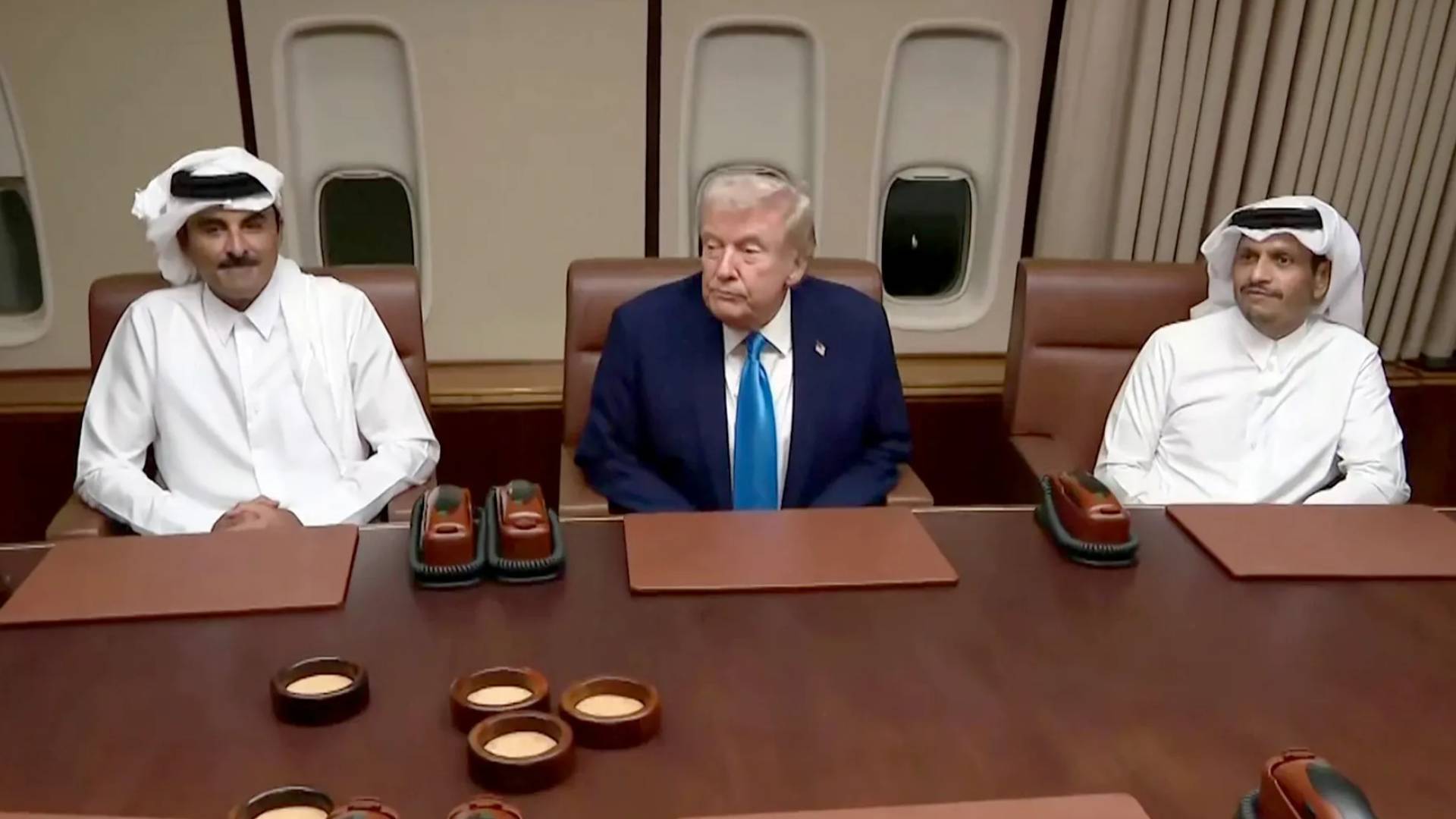 لقاء الرئيس الأمريكي مع الأمير تميم، ورئيس وزراء قطر الشيخ محمد بن عبد الرحمن آل ثاني