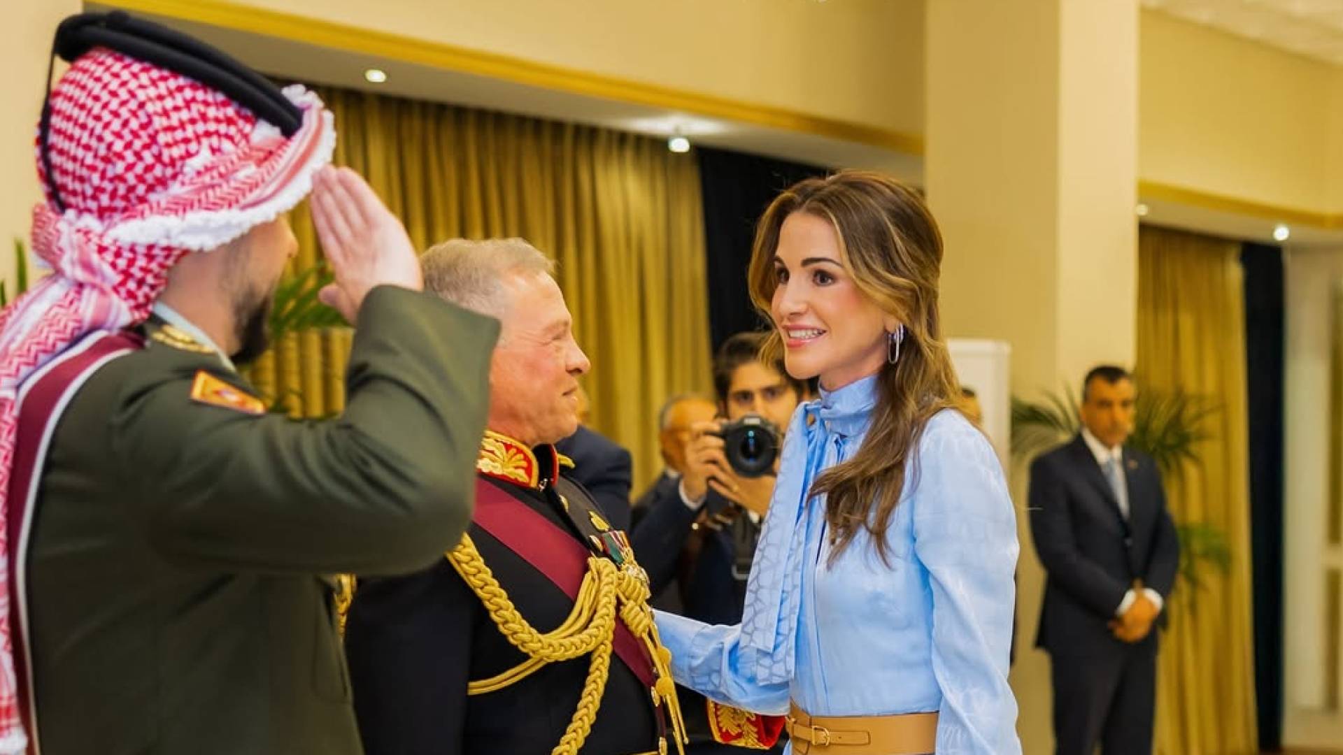 الملكة رانيا العبد الله: من افتتاح الدورة العادية الثانية لمجلس الأمة.. الله يحميك سيدنا