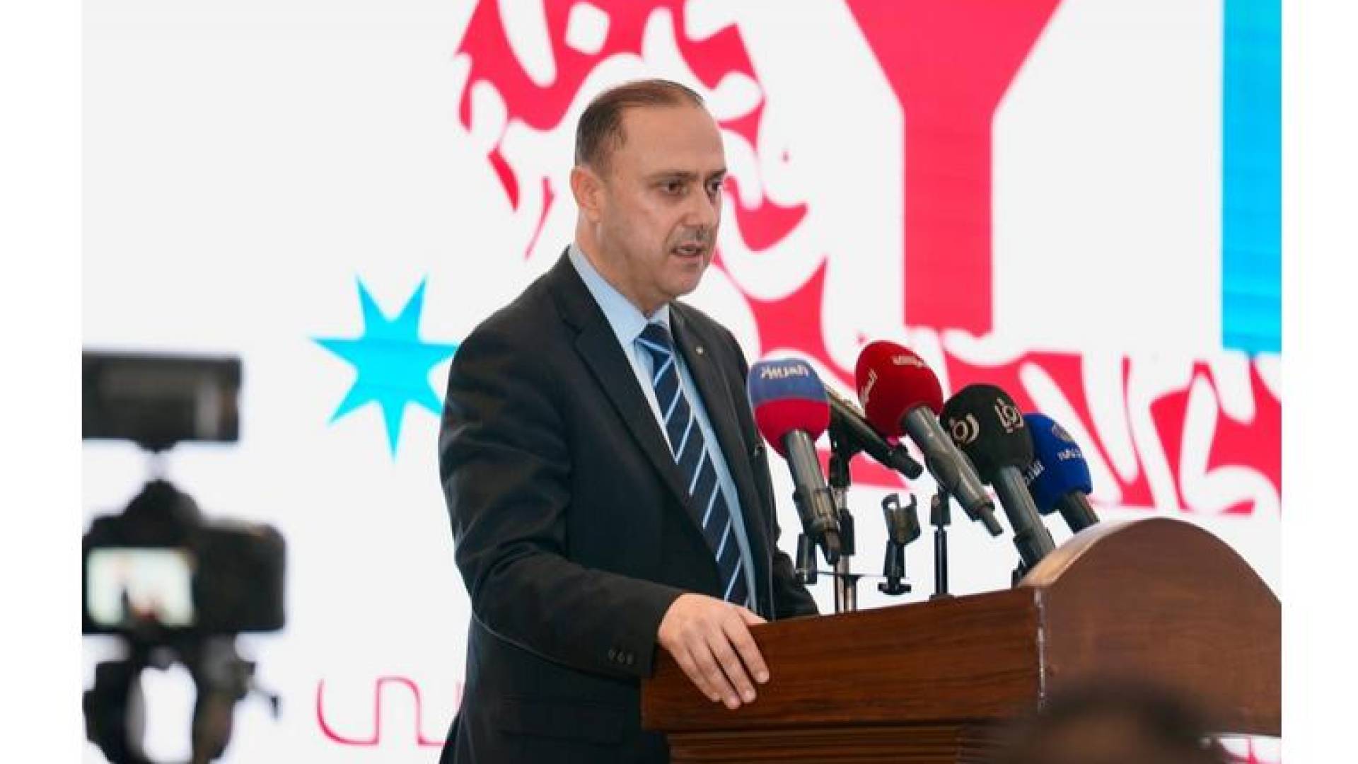 الدكتور محمد المومني خلال افتتاحه اليوم الاثنين، مؤتمر "قمة الابتكار والتكنولوجيا للشباب العربي 2025"