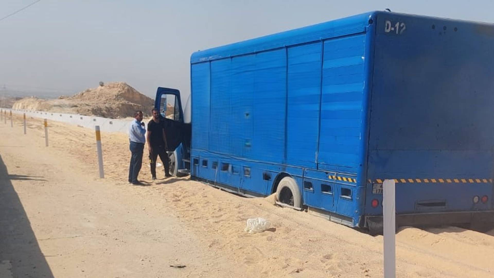 الشاحنة التي تفادت كارثة محققة، بعد أن استخدم "مهرب نجاة"