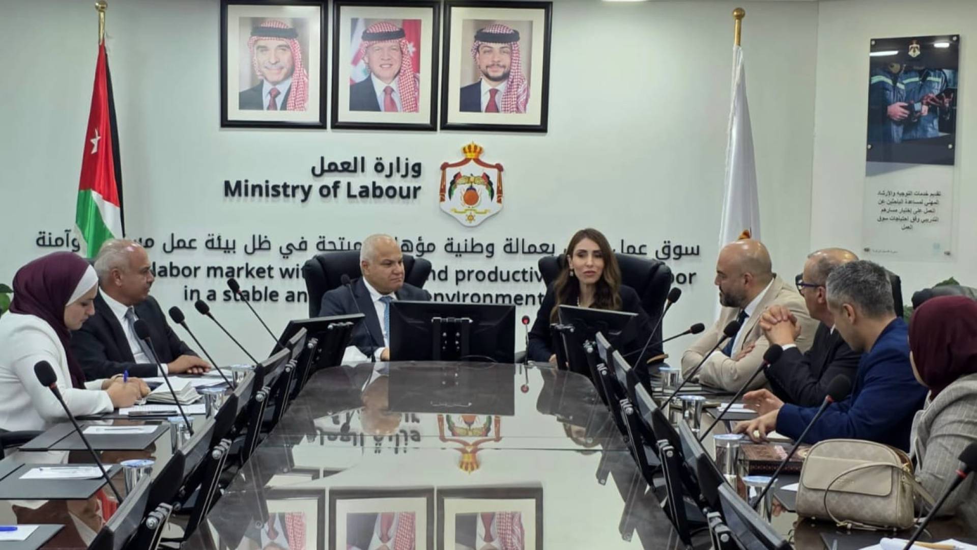 لقاء وزير العمل الأردني، الدكتور خالد البكار، ونظيرته الفلسطينية، الدكتورة إيناس العطاري