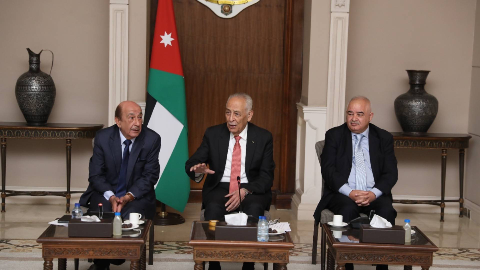 لقاءات العيسوي مع فعاليات أكاديمية وشعبية