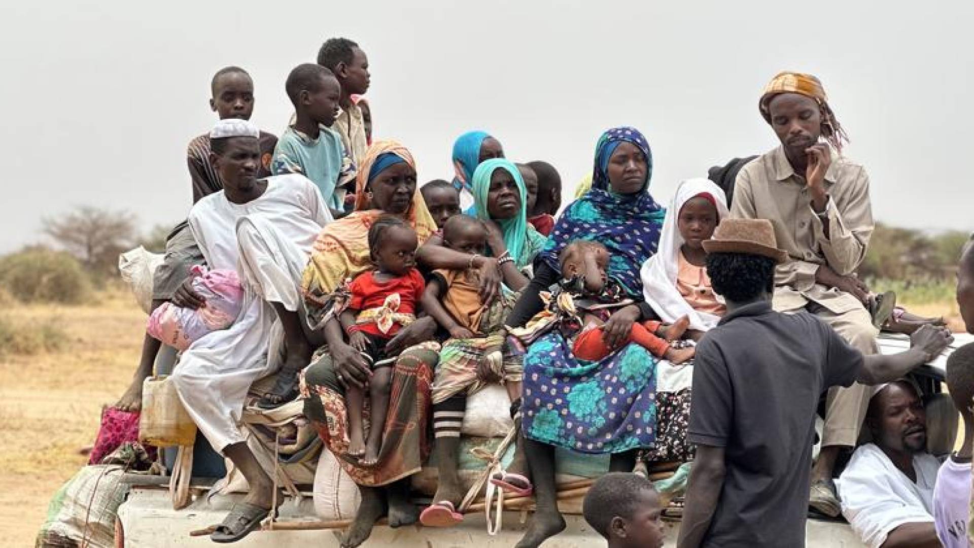 نزوح المواطنين السودانيين