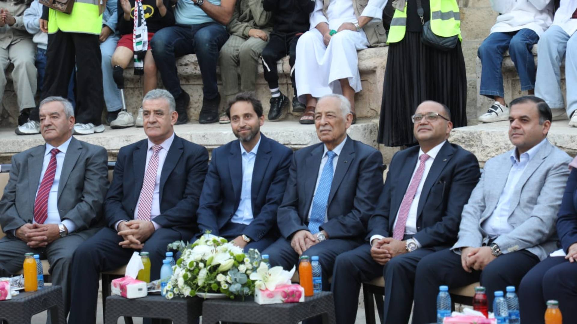 فعاليات مبادرة "شاشة أمل" الإنسانية