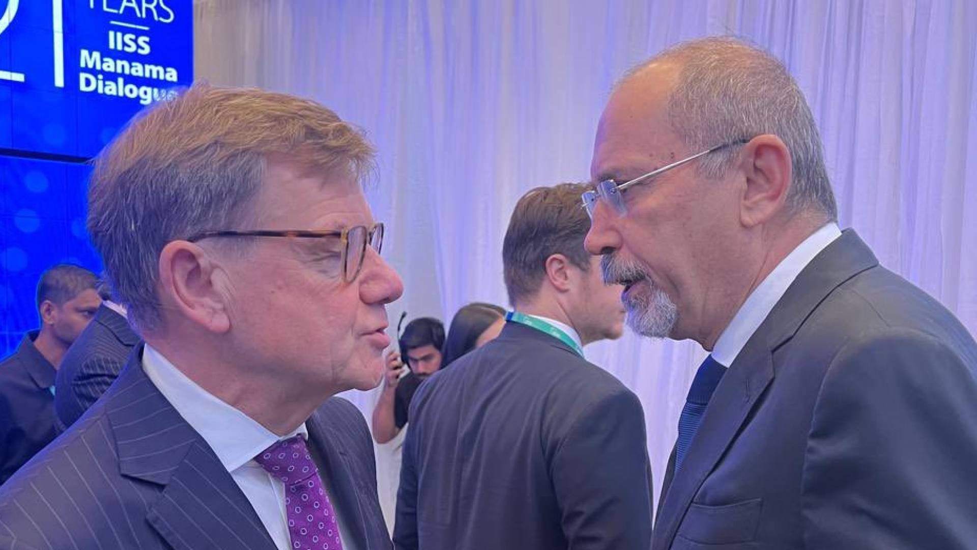 وزير الخارجية الأردني أيمن الصفدي ووزير الخارجية الألماني، يوهان فاديفول