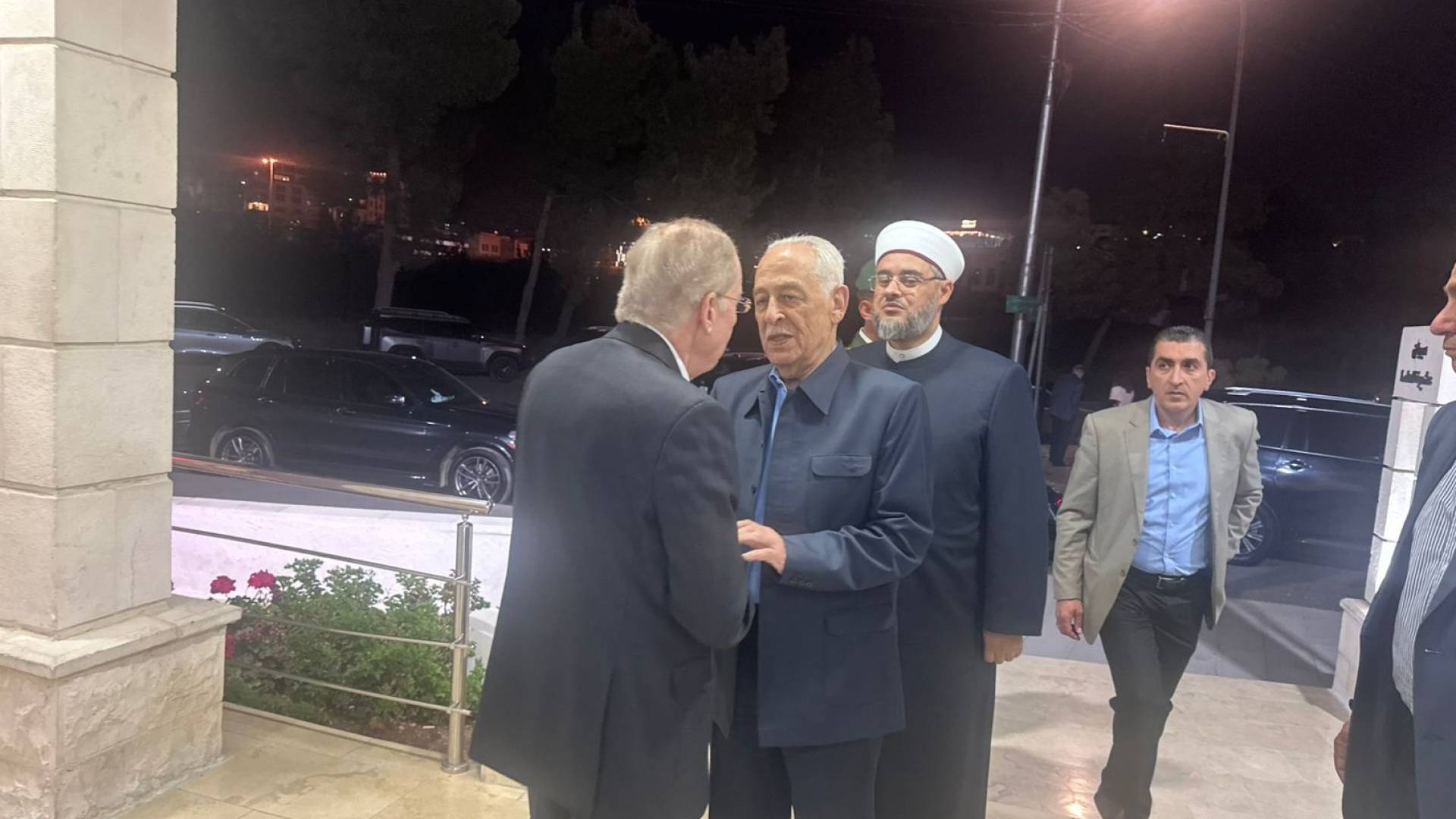 مندوبا عن الملك وولي العهد. العيسوي يعزي آل الملقي والجندي