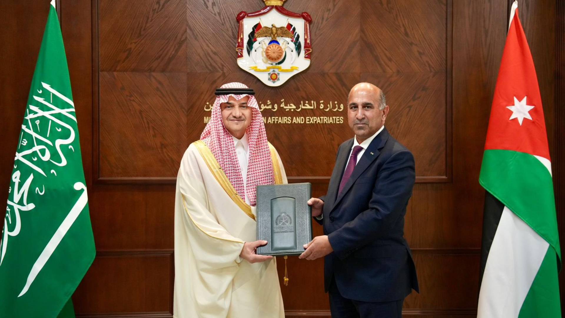 السفير السعودي الأمير منصور بن خالد آل سعود