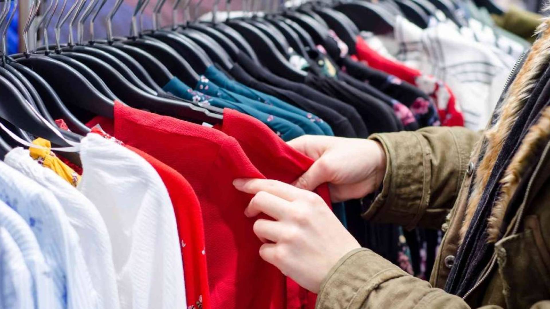 سوق للألبسة الشتوي