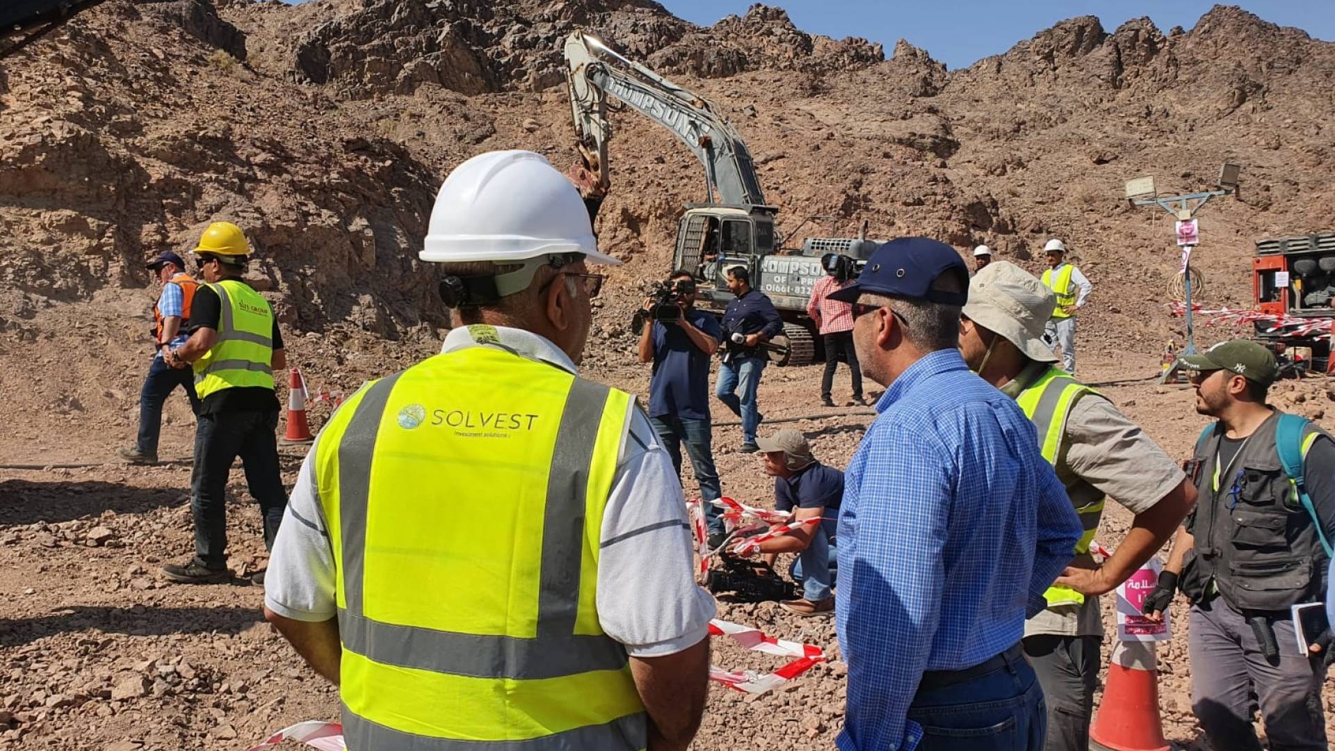 عملية استكشاف النحاس والذهب في احدى مناطق الجنوب