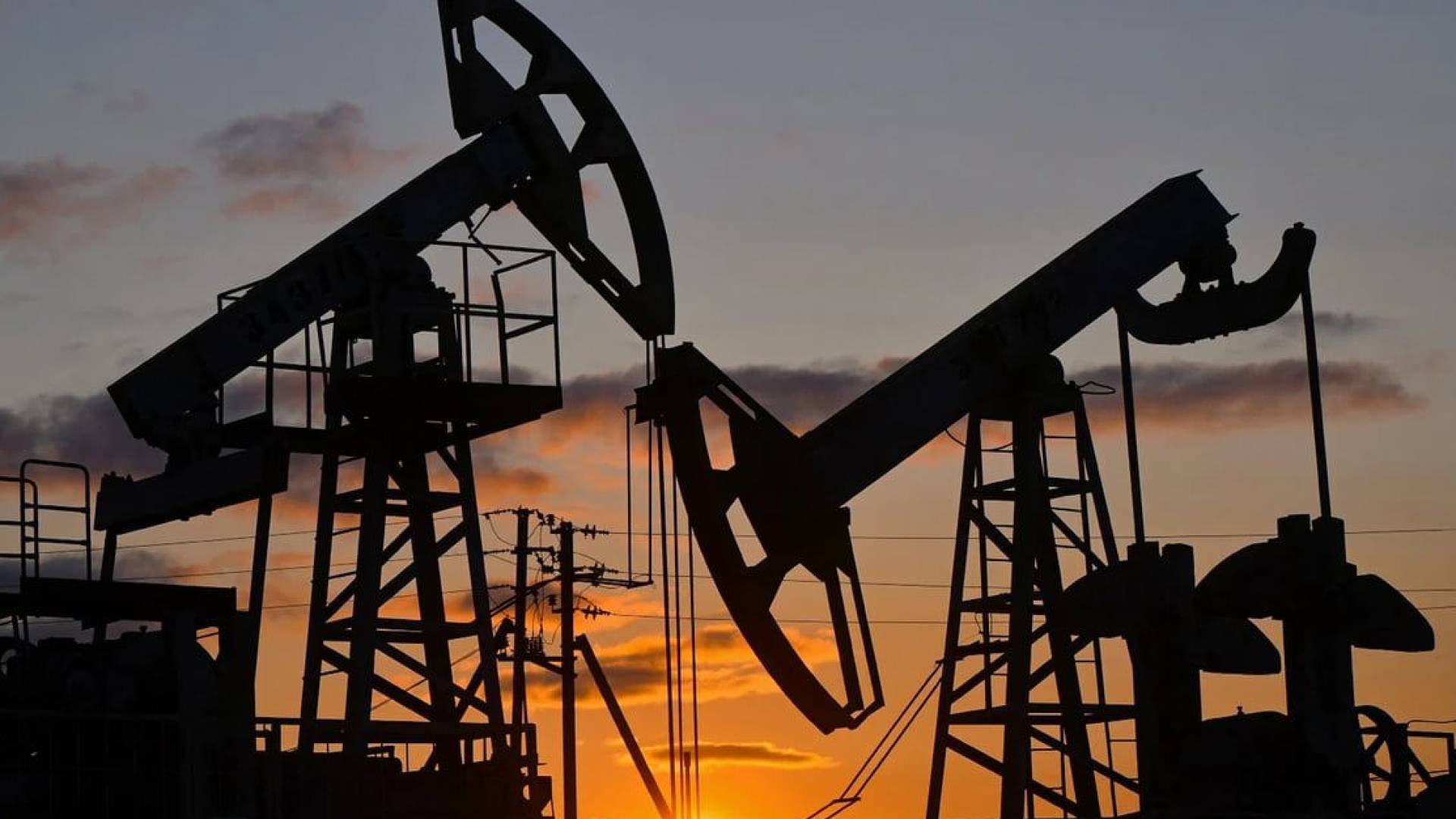 اليات استخراج النفط -أرشيفية