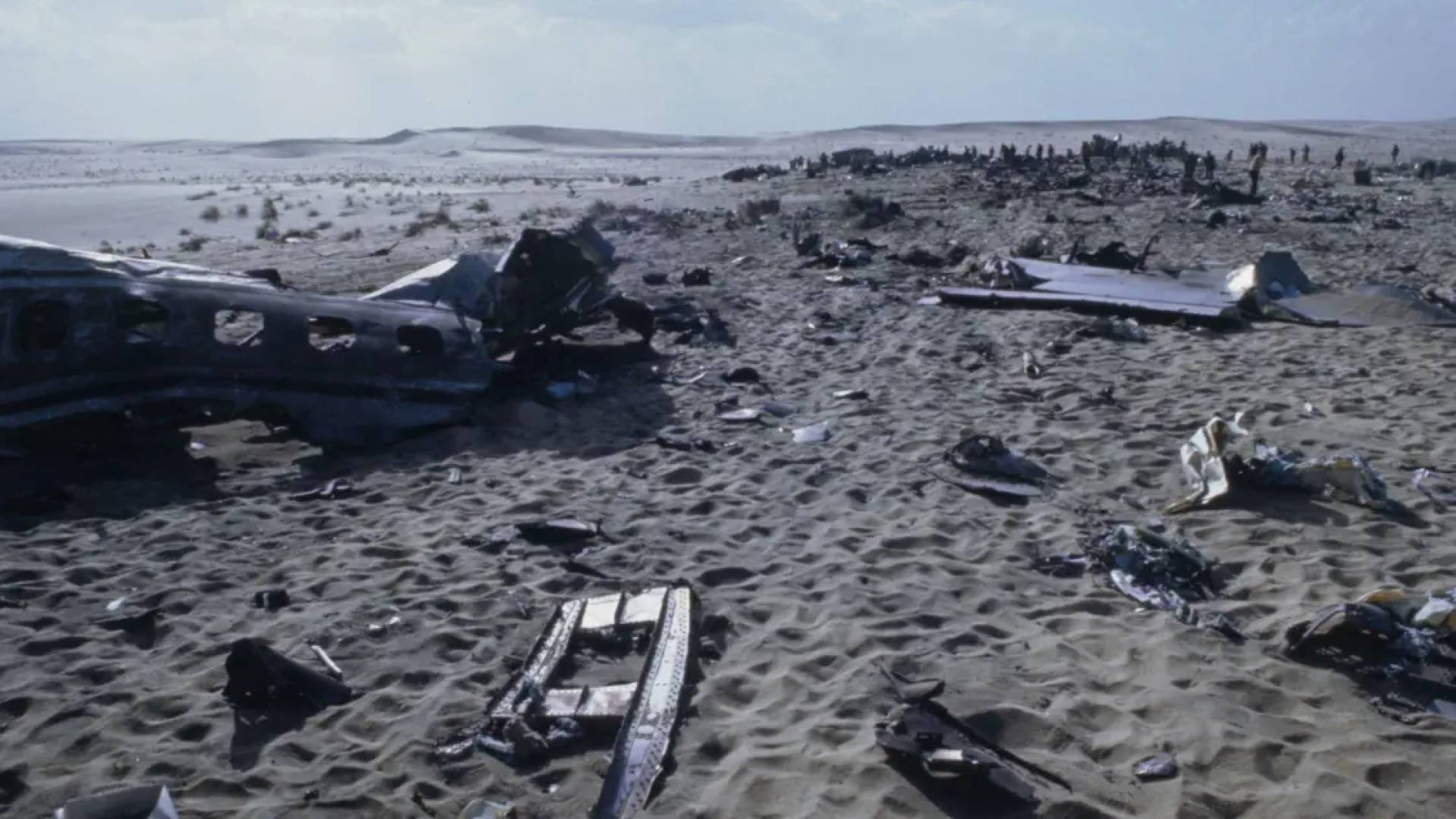 قصف الاحتلال الإسرائيلي طائرة ركاب مدنية ليبية فوق سيناء