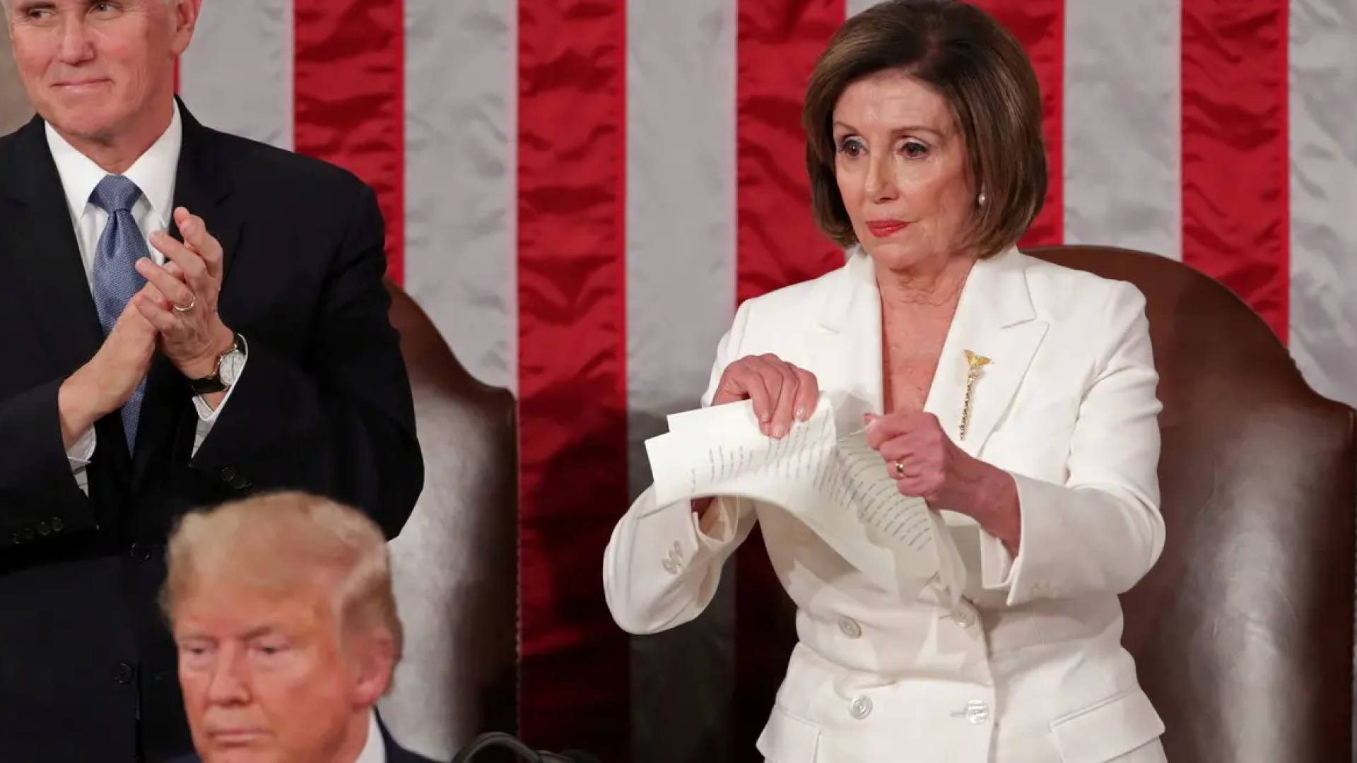 ترمب و نانسي بيلوسي