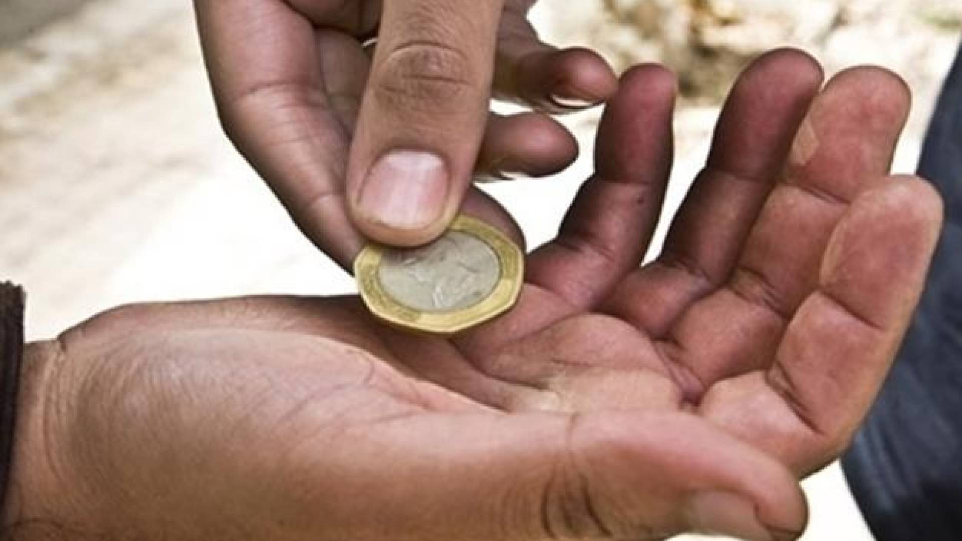 متسول.. تعبيرية