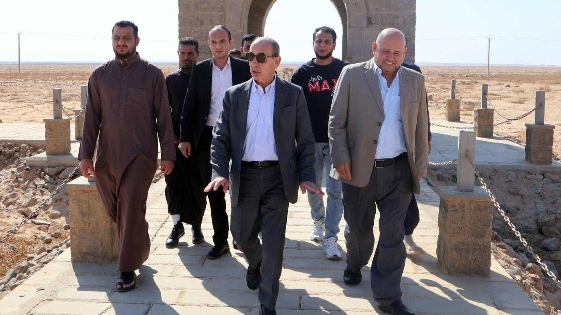 وزير الإدارة المحلية خلال جولته