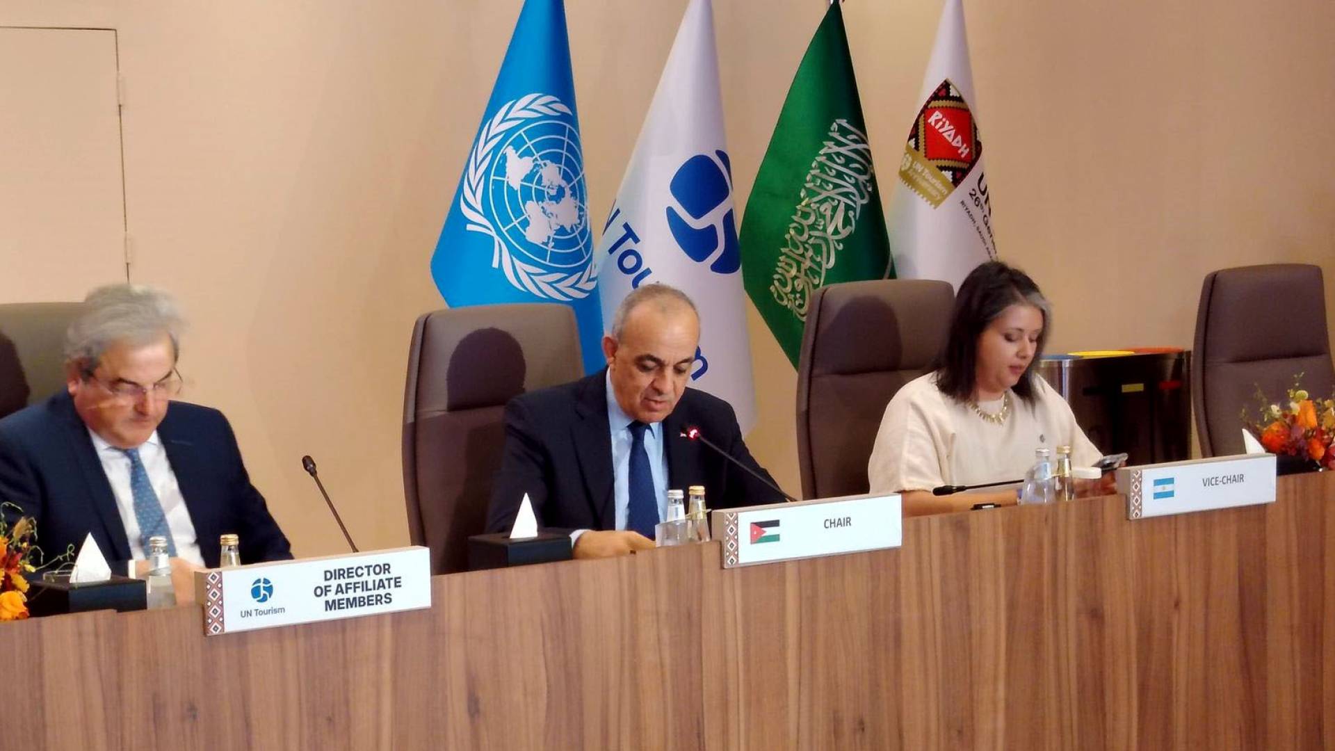 الوزير حِجَازِين، خلال ترؤسه الاجتماع