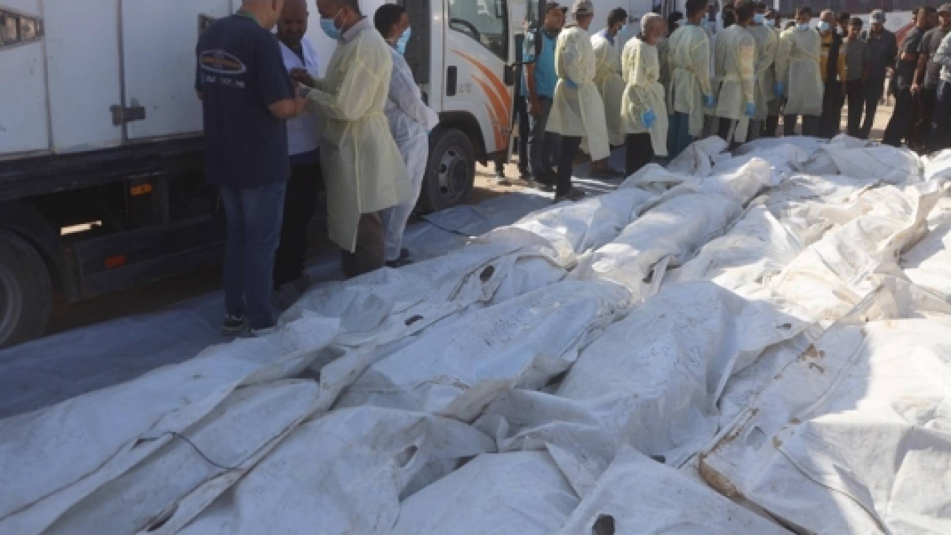 وزارة الصحة في غزة تعلن قرارا بدفن 38 شهيدا "تعذر التعرف عليهم"