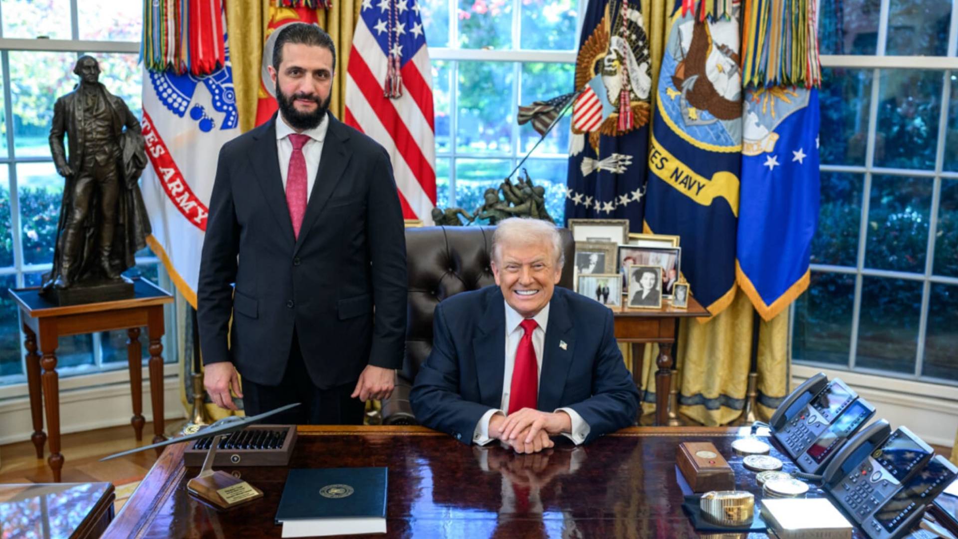 الرئيس الامريكي دونالد ترمب مع نضيره السوري أحمد الشرع