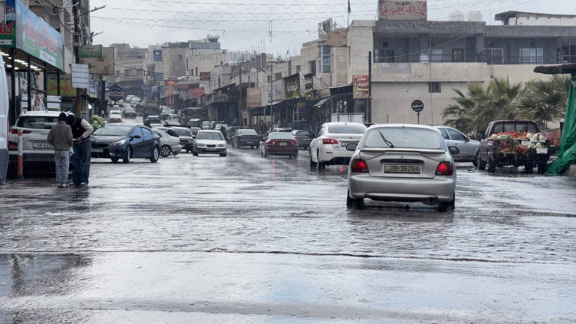 جريان السيول في أحد شوارع العاصمة عمان.. ارشيفية