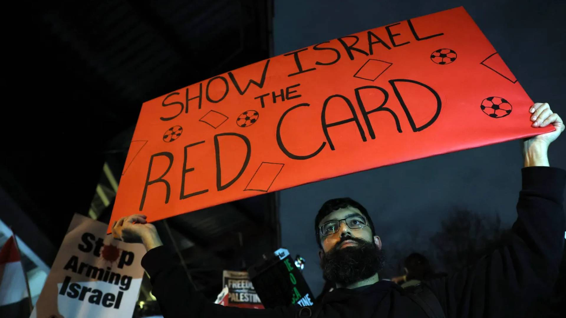 مظاهرة لطرد الاحتلال من مسابقات كرة القدم