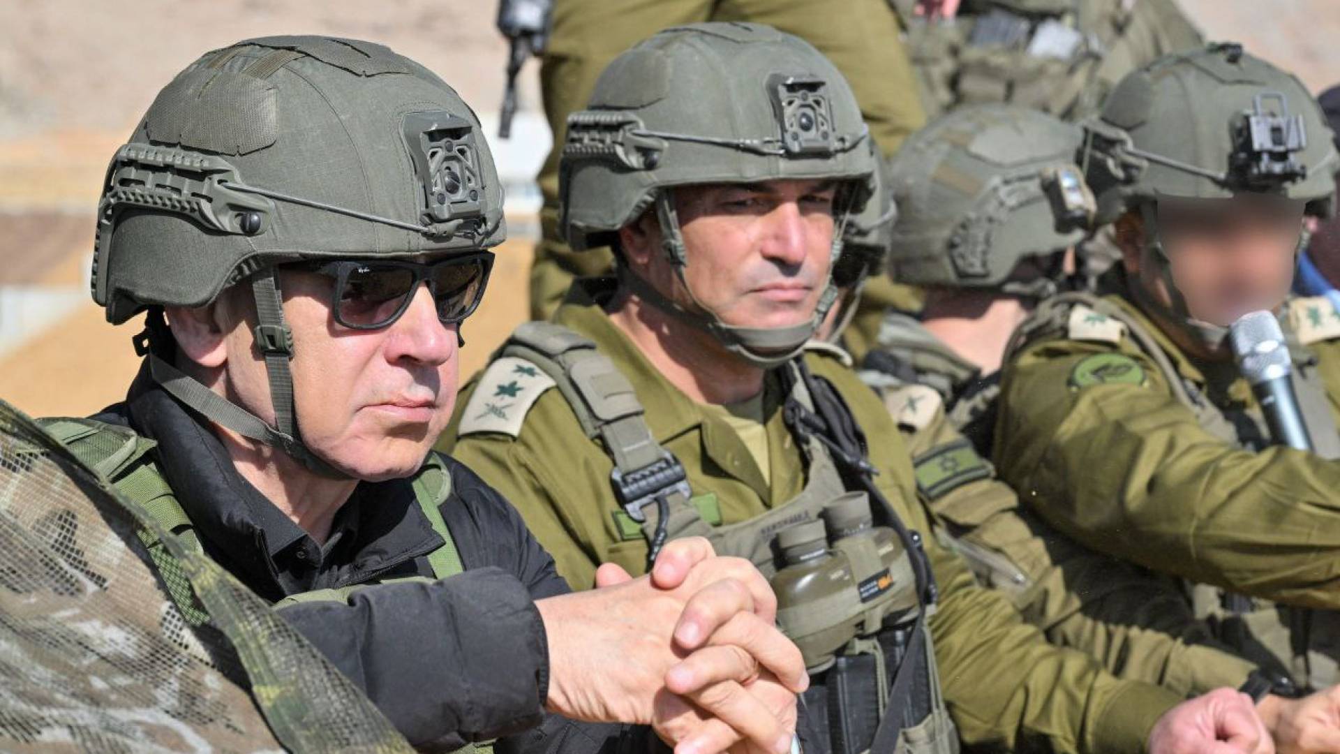 نتنياهو وزامير في المنطقة العازلة في سوريا