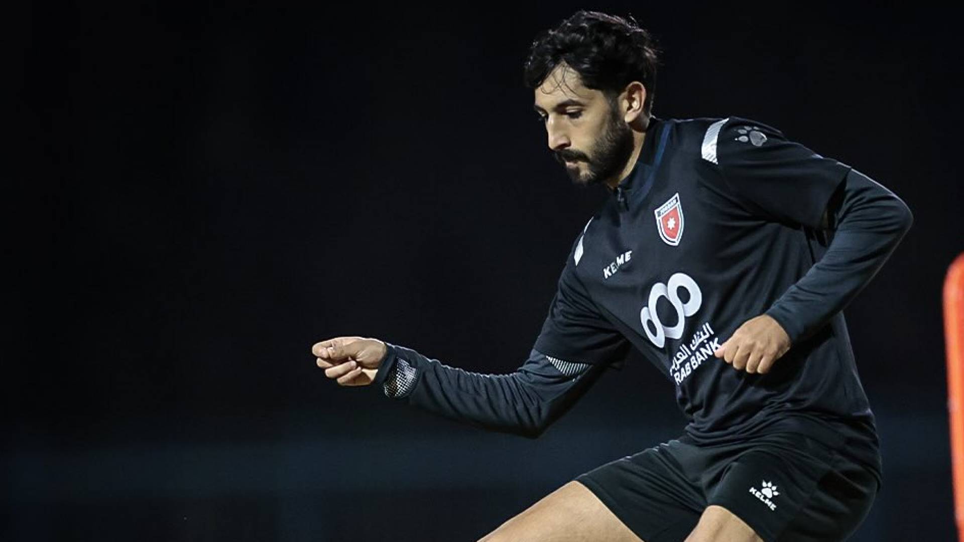 نجم المنتخب الوطني يزن النعيمات