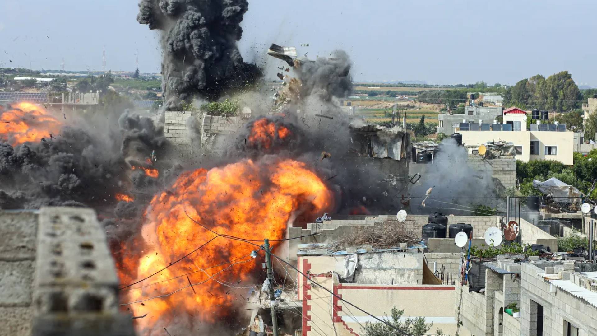 غارات اسرائيلية على قطاع غزة - أرشيفية