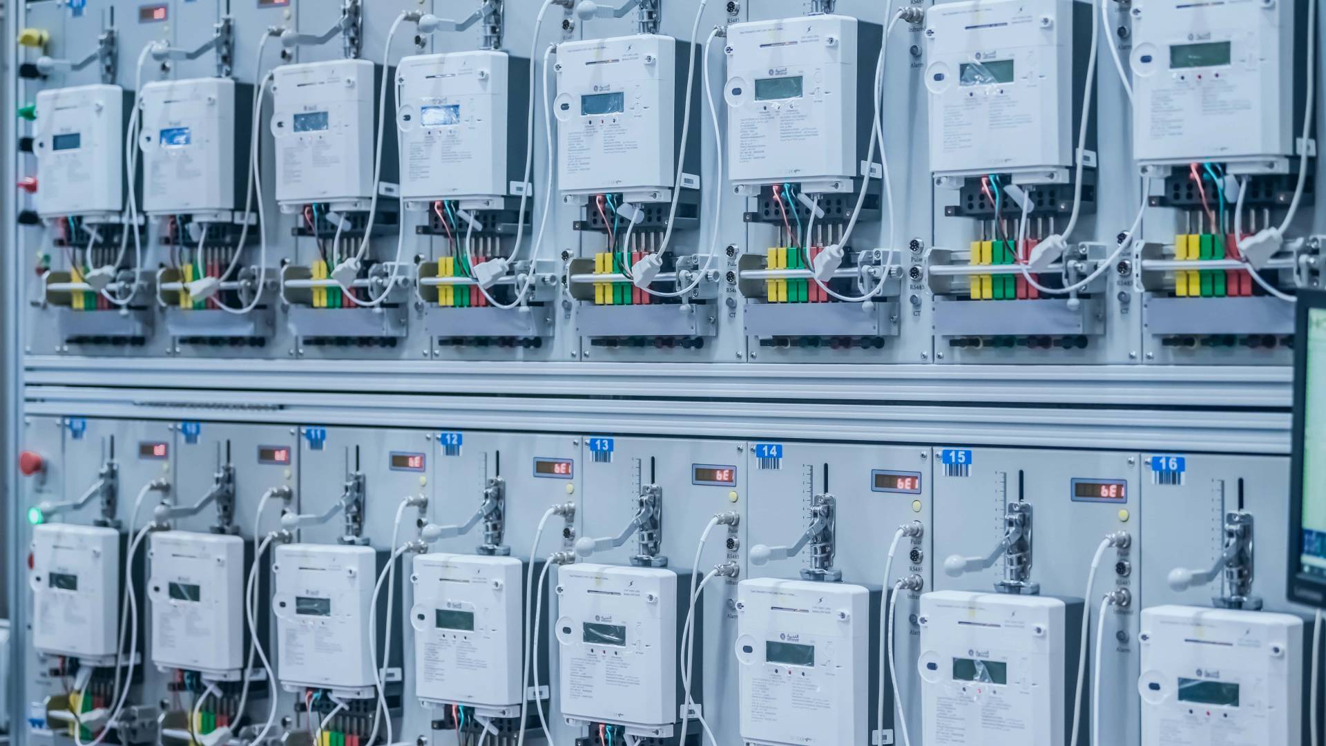 عدادات الكهرباء الذكية