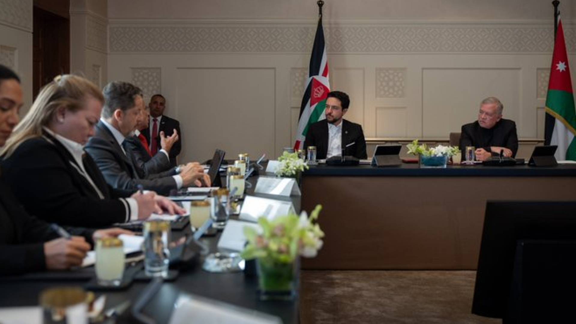 الملك يتابع سير العمل في البرنامج التنفيذي لرؤية التحديث الاقتصادي