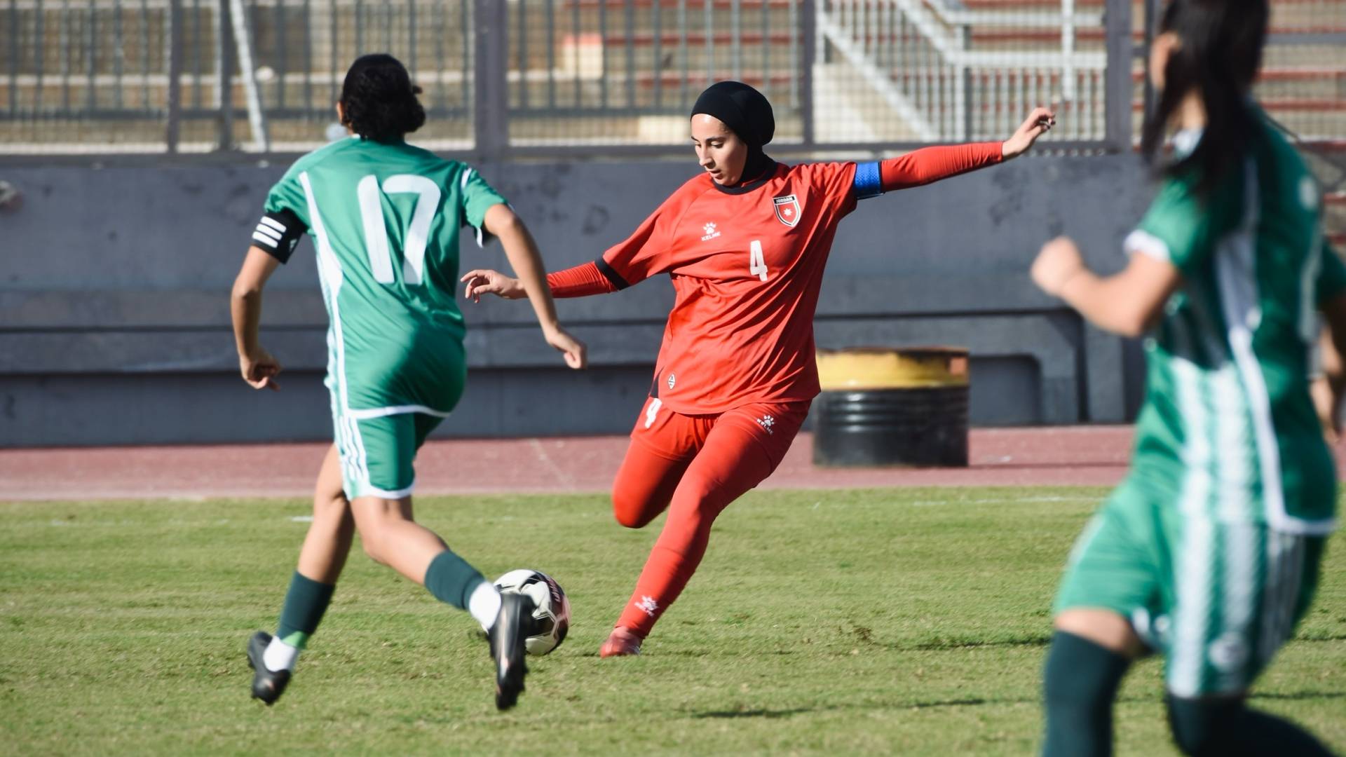 من مباراة الأردن والجزائر