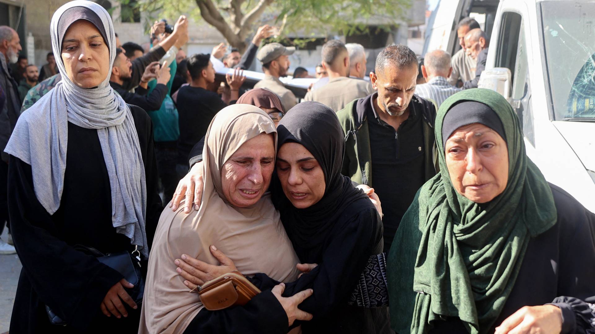 معاناة اهالي قطاع غزة