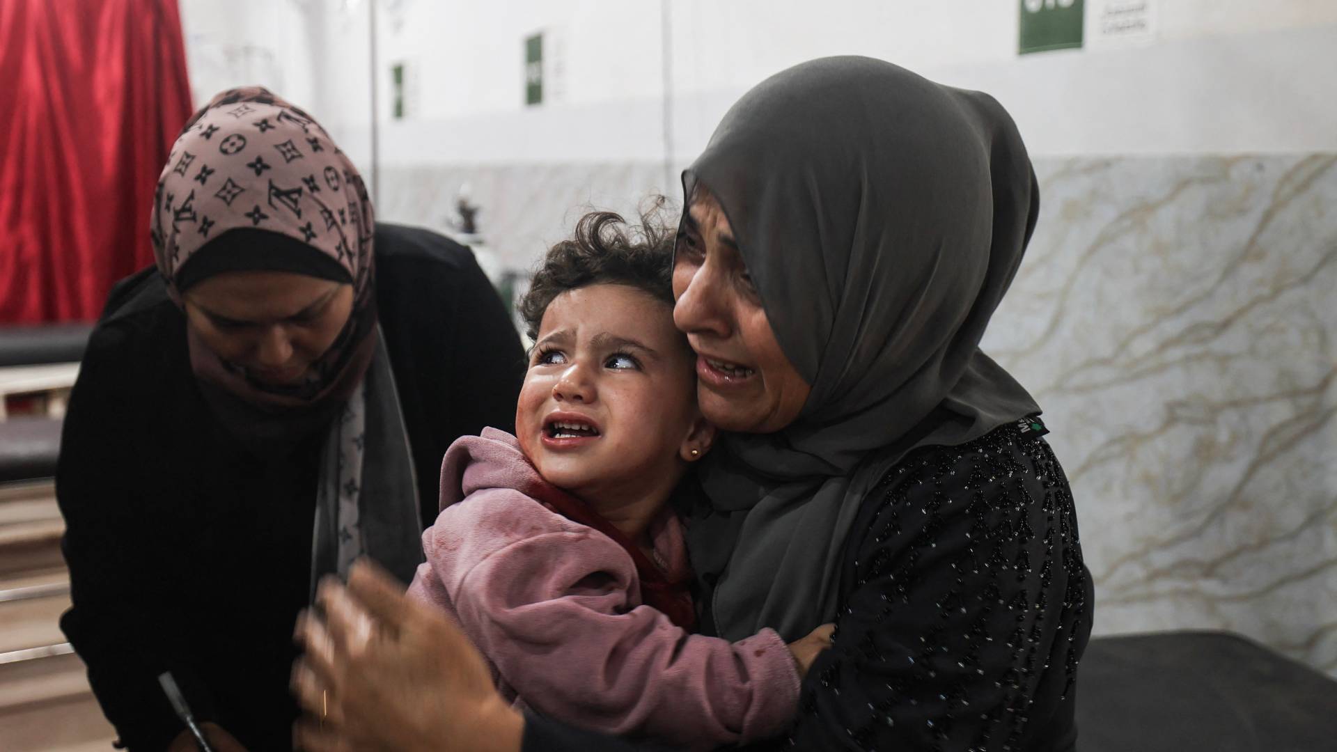 معاناة أهالي قطاع غزة