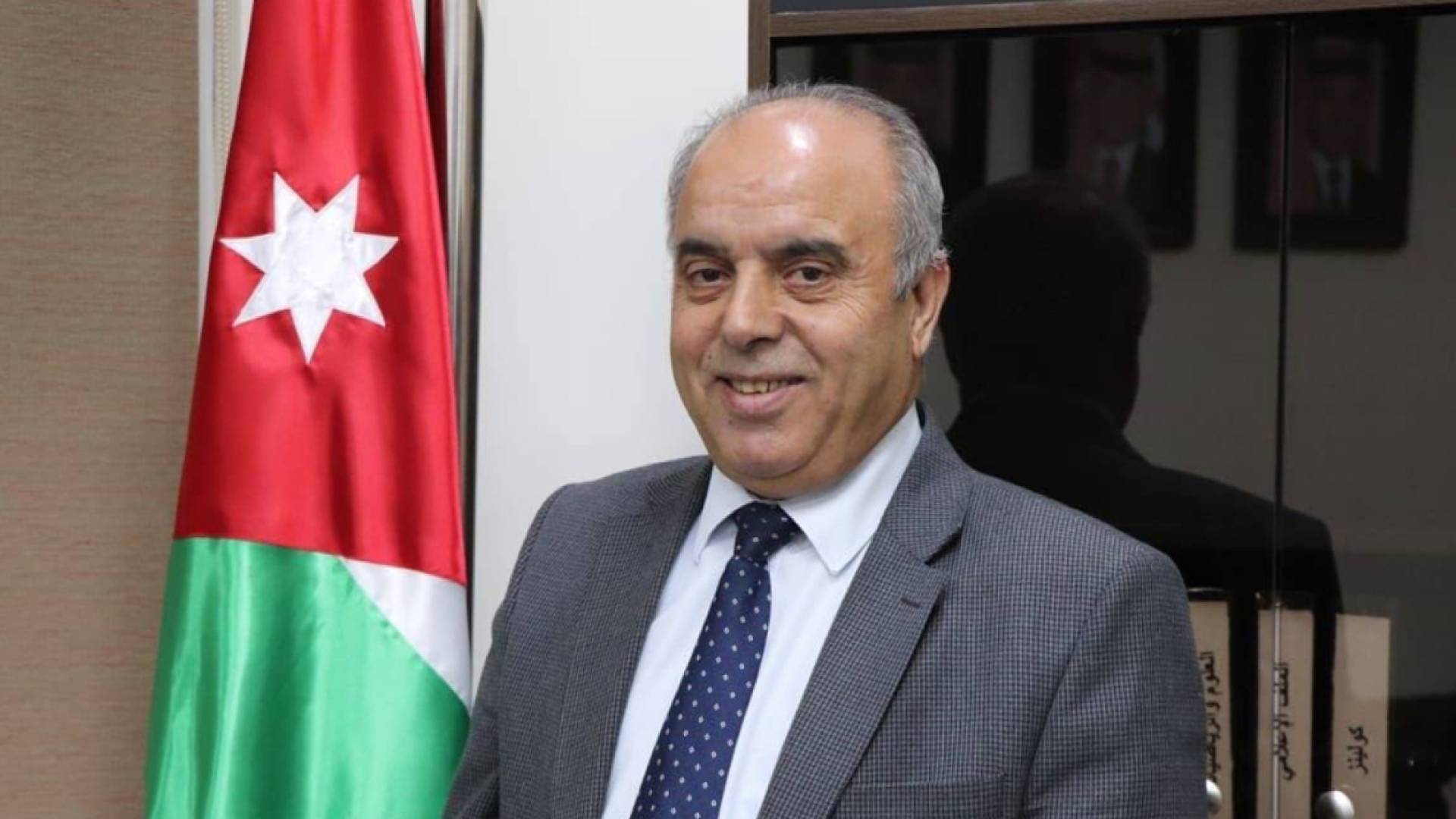 وزير التربية والتعليم عزمي محافظة