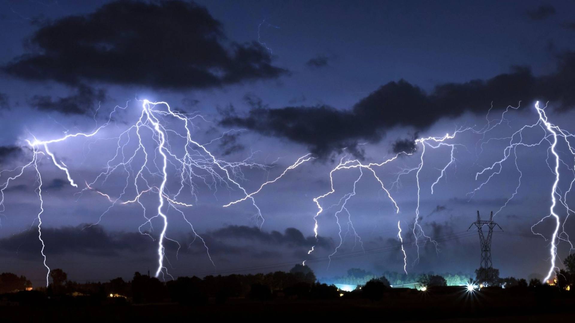 أمطار رعدية-أرشيف