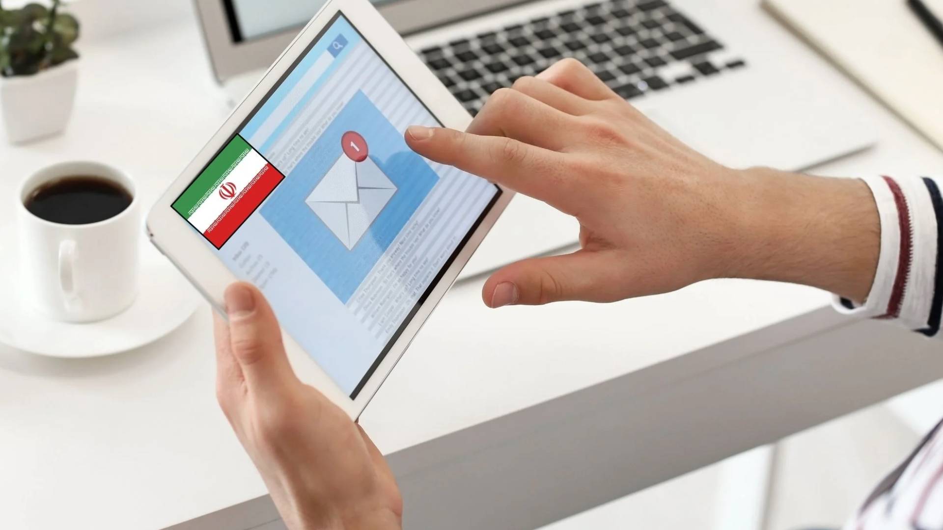 صورة تعبيرية عن تلقي رسالة