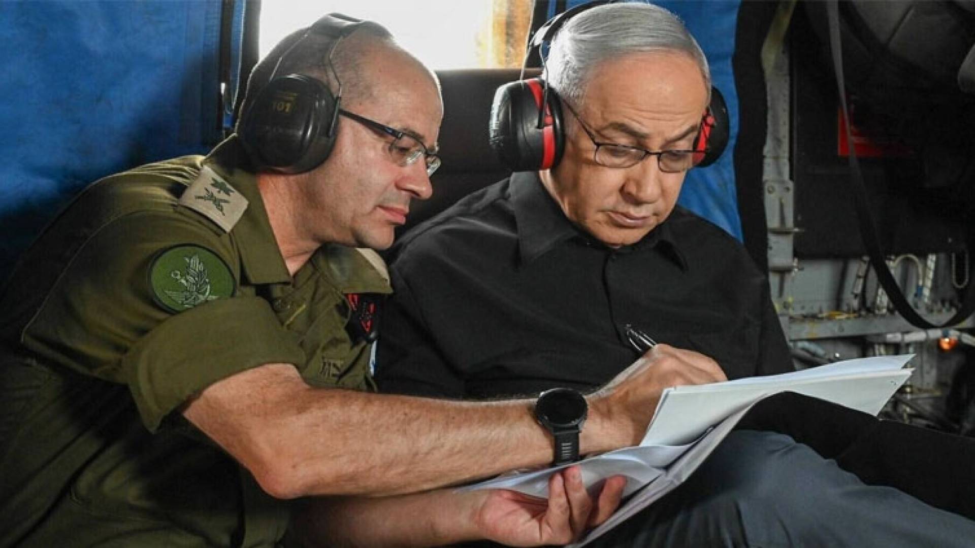 رئيس وزراء الاحتلال بنيامين نتنياهو ورئيس الموساد الجديد غوفمان