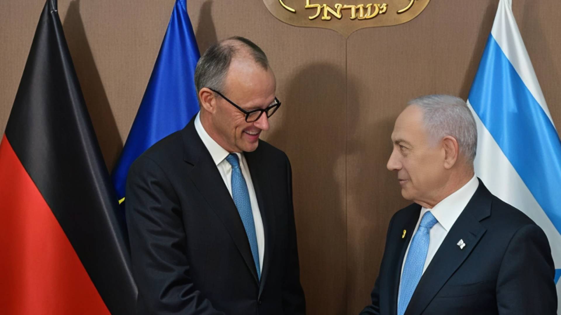 رئيس وزراء الاحتلال بنيامين نتنياهو والمستشار الالماني ميرتز