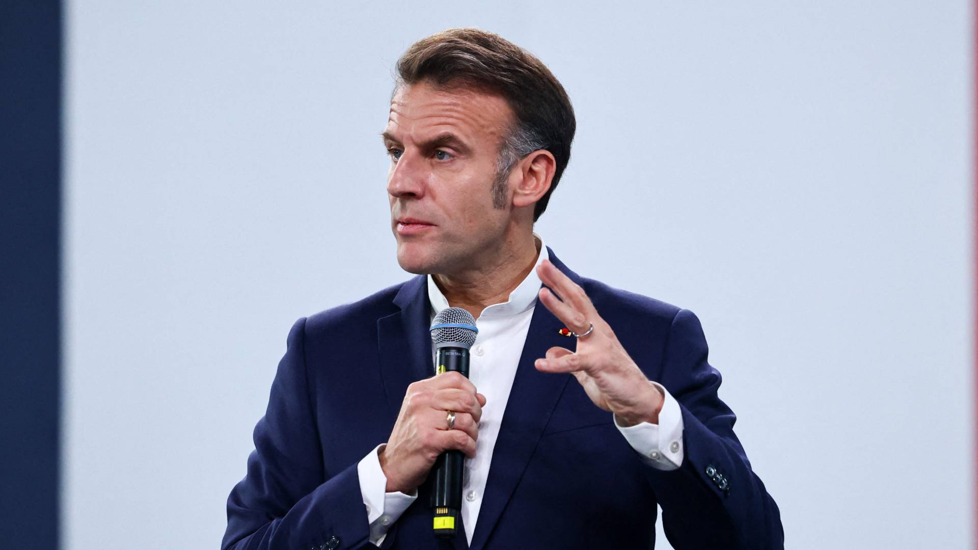 الرئيس الفرنسي ايمانويل ماكرون