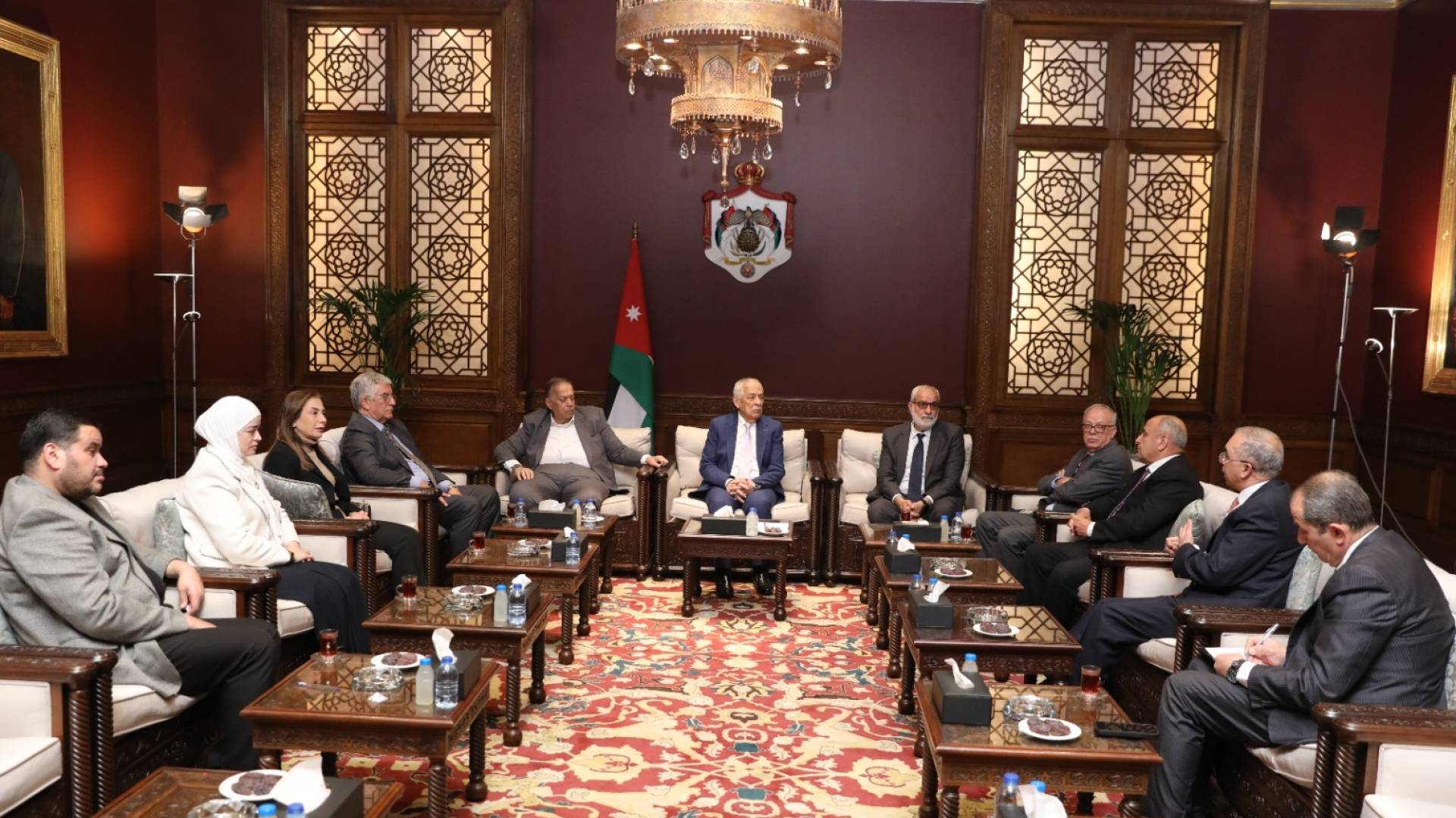 العيسوي خلال لقاء جماعة عمان لحوارات المستقبل برئاسة بلال حسن التل