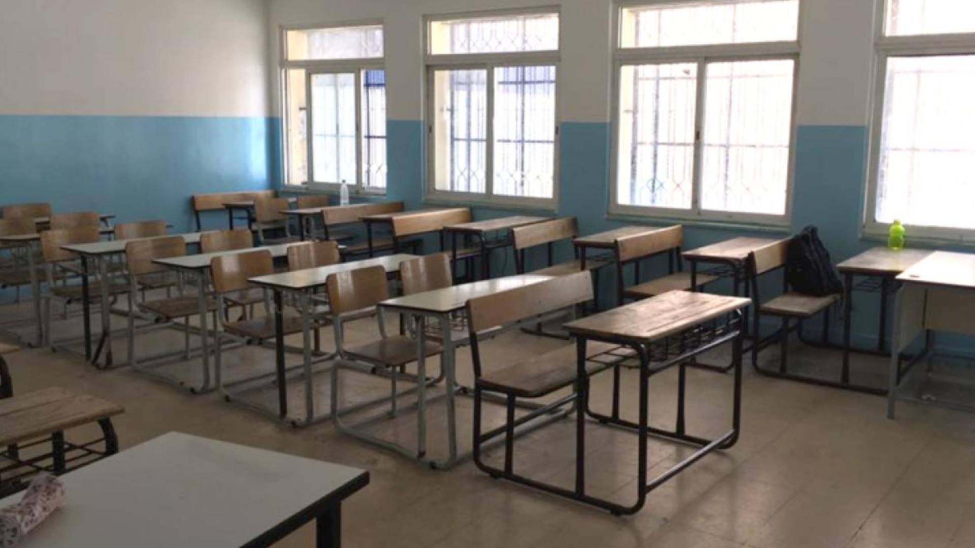 صف مدرسة - تعبيرية