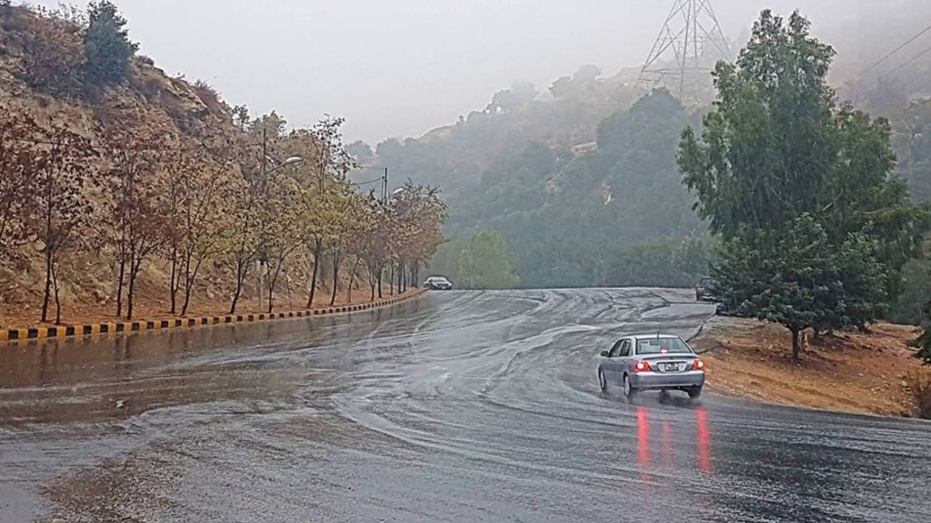 طقس ماطر في الأردن