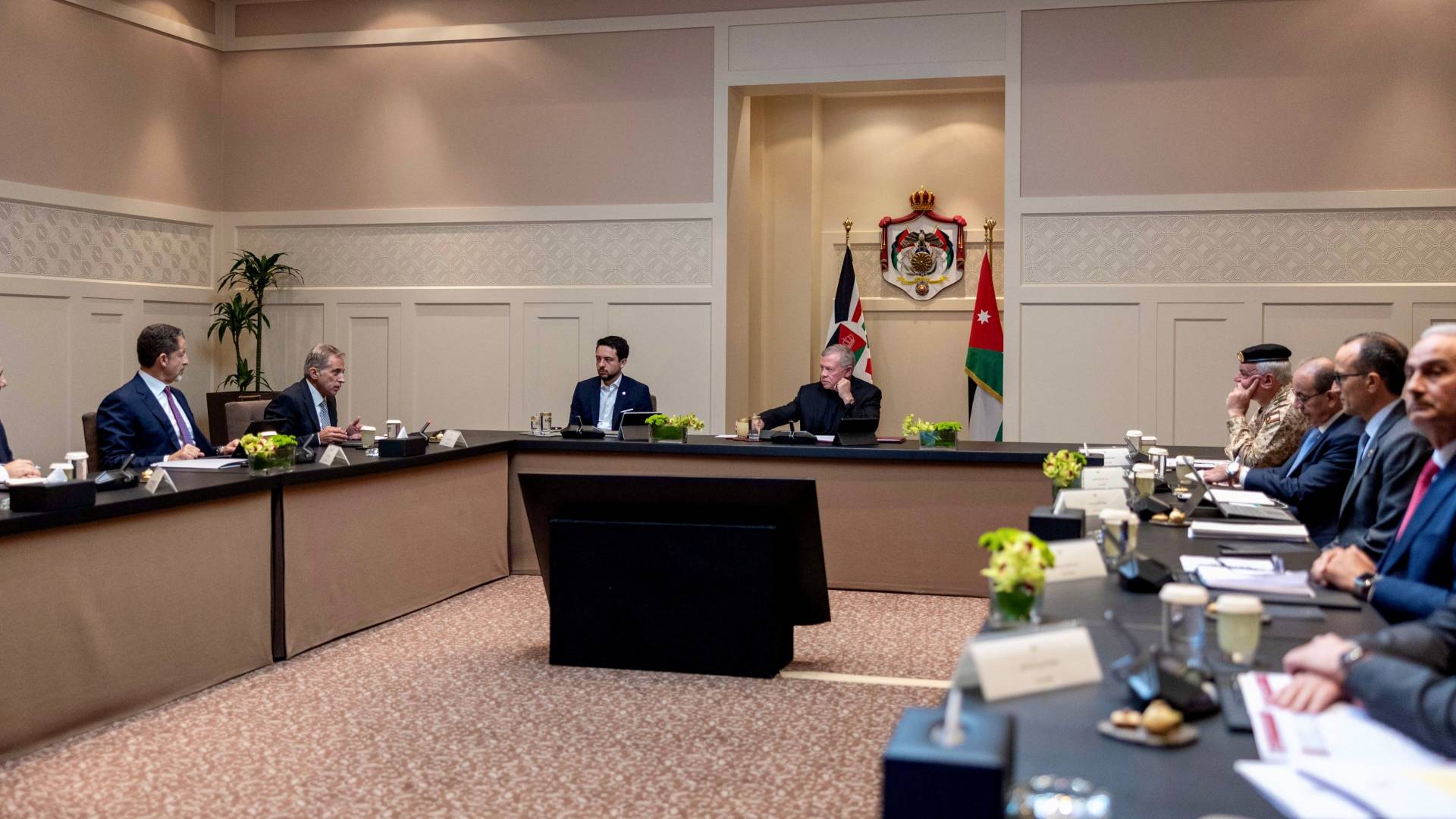 الملك يطلع على خطة الحكومة لتطوير المرحلة الأولى من مشروع مدينة عمرة