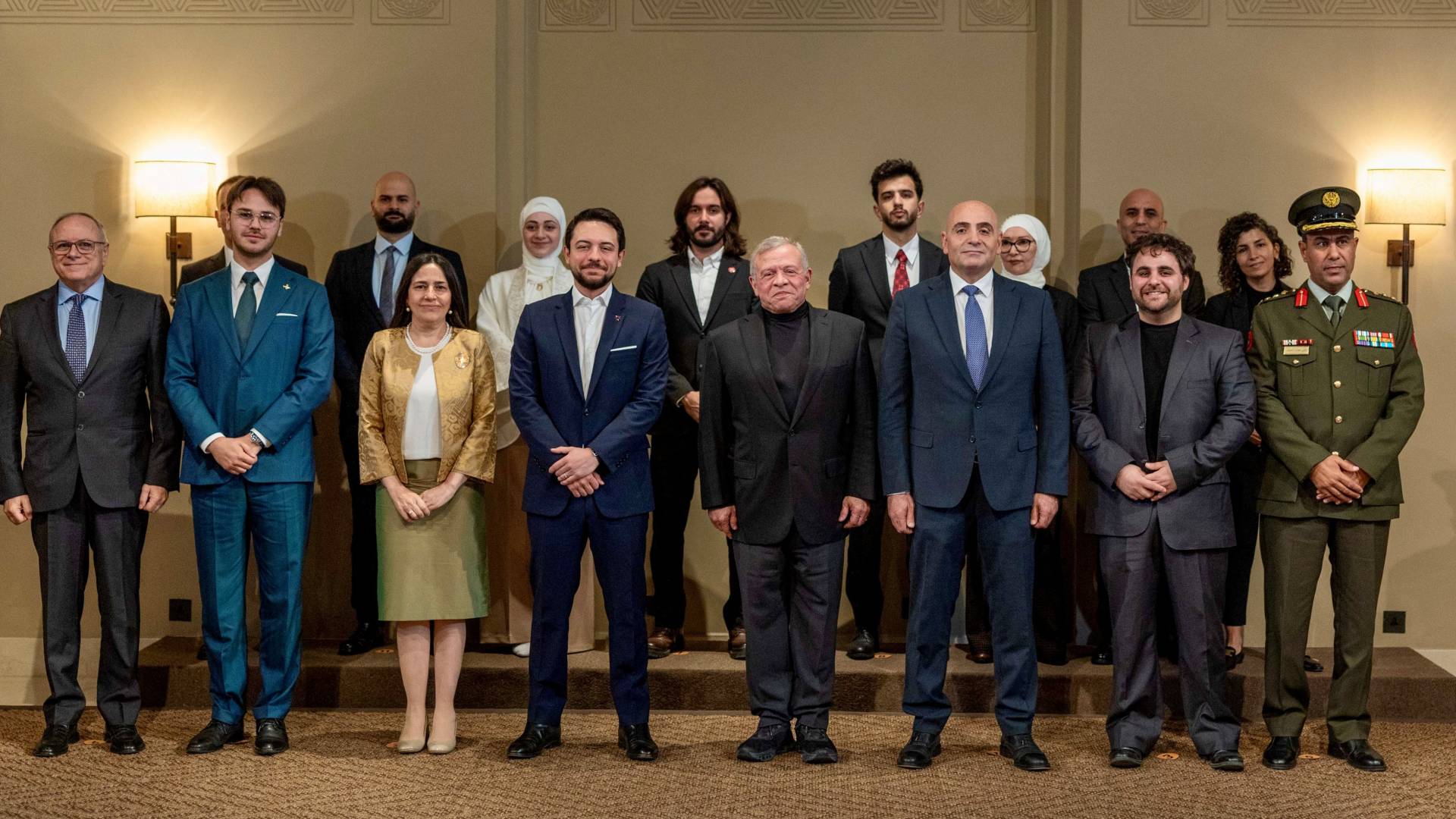 الملك يلتقي فريق الجناح الأردني في إكسبو 2025 أوساكا