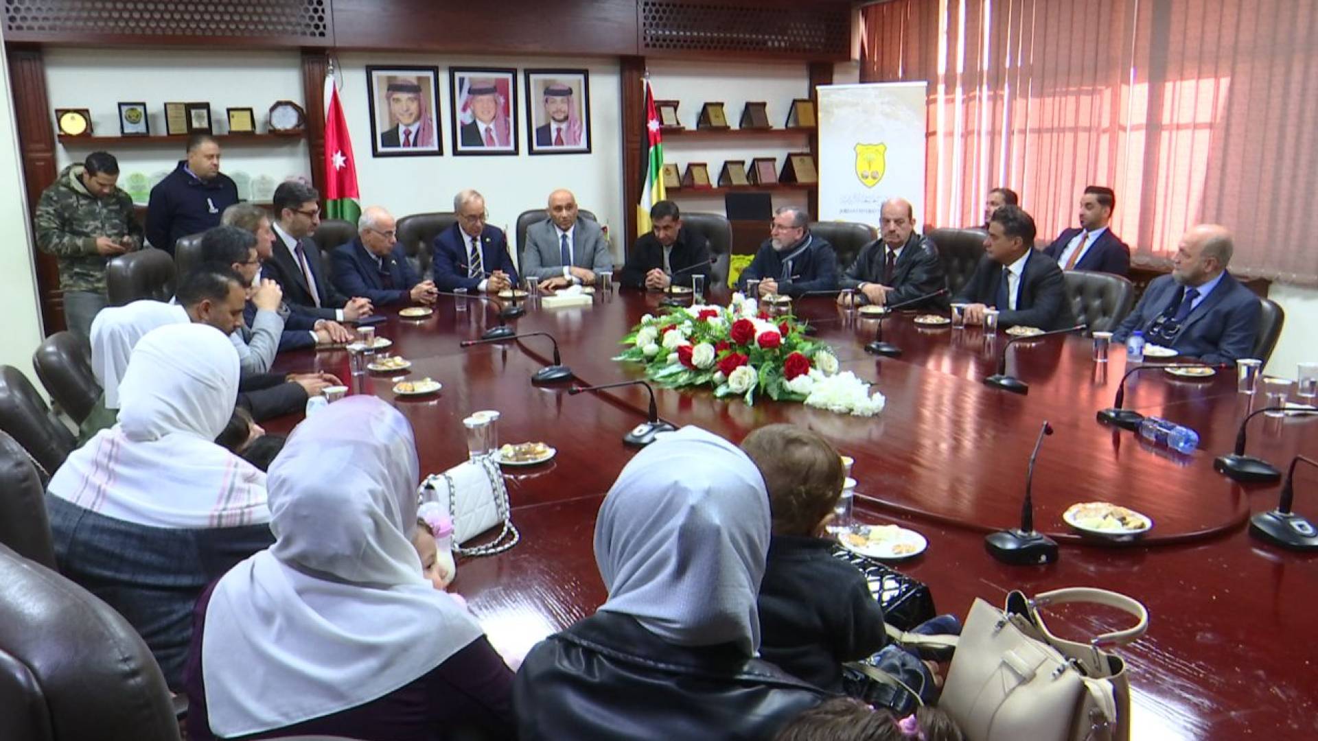 الصحة النيابية" في قلب مستشفى الجامعة لتطبيب أوجاع الأطفال