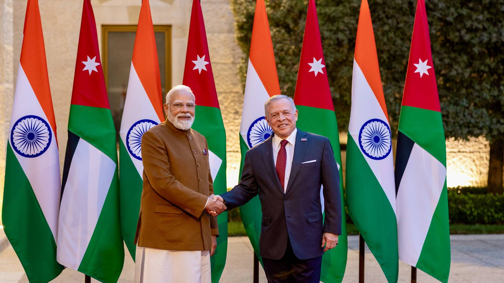 الملك عبدالله الثاني ورئيس وزراء الهند