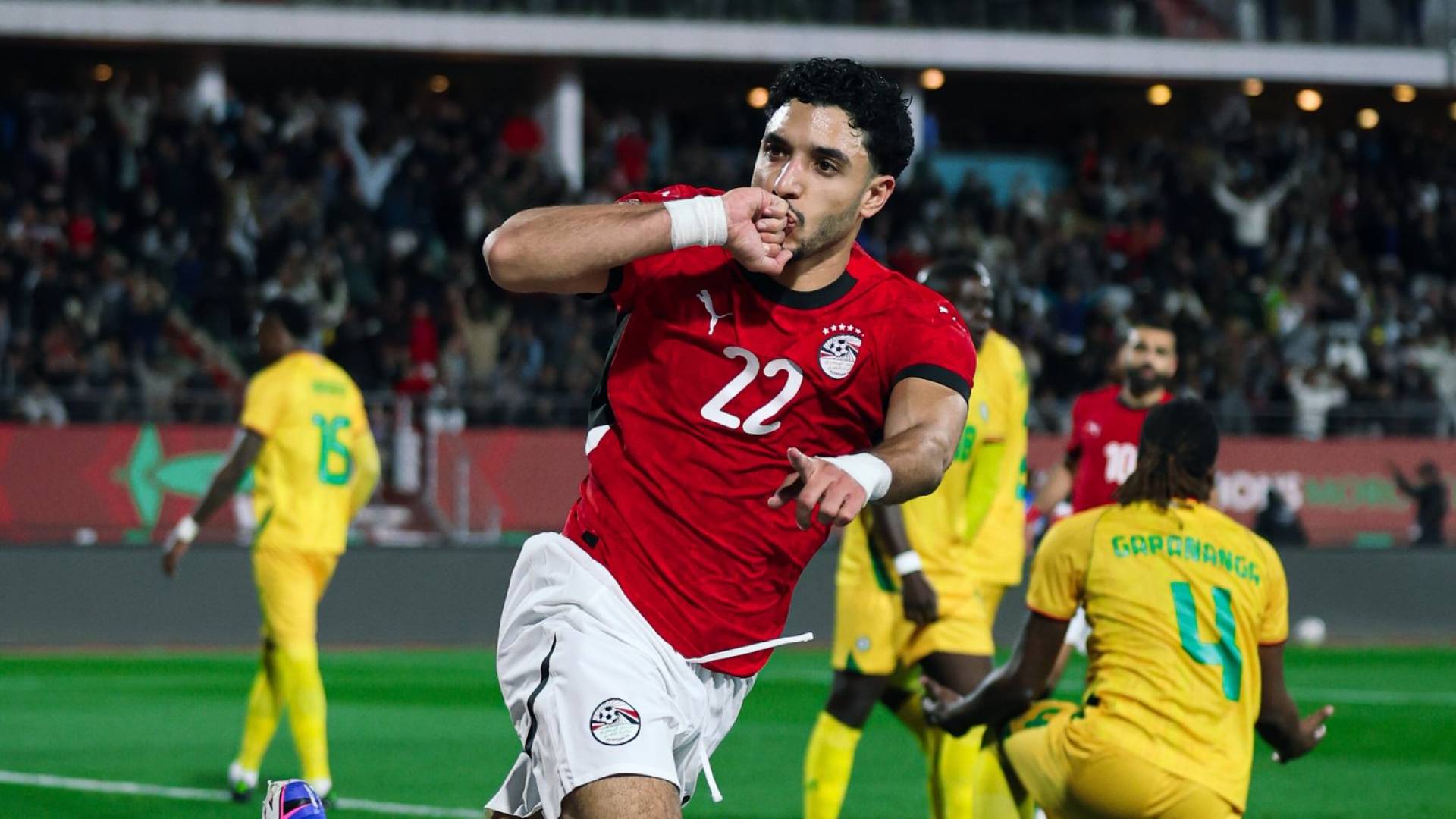 لاعب منتخب مصر عمر مرموش