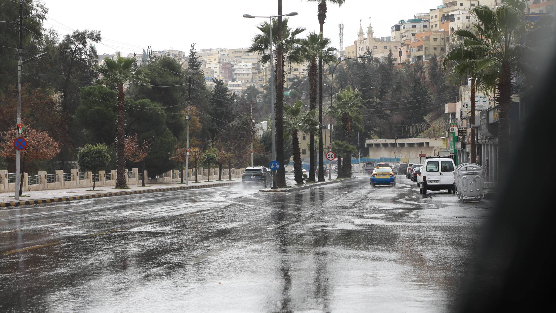 أجواء الشتاء في شوارع عمان