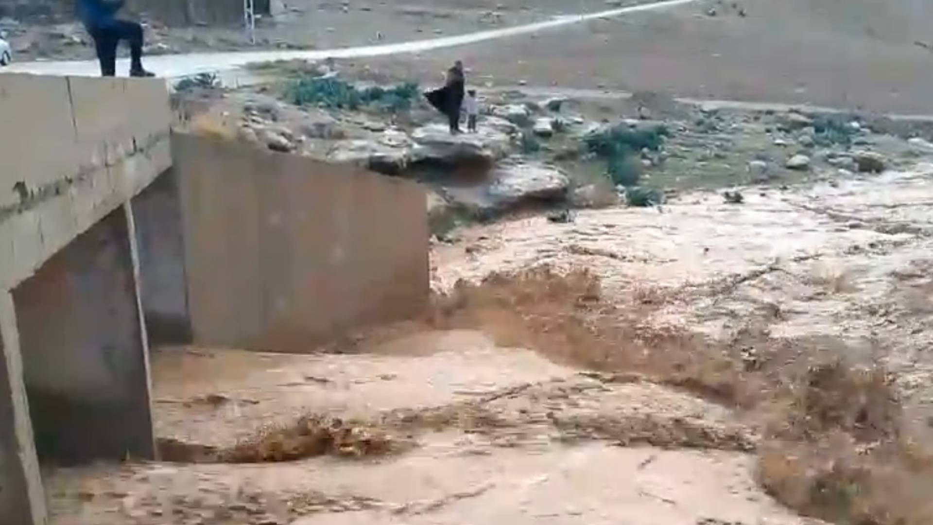 سيل جارف في وادي الوالة بمحافظة مادبا