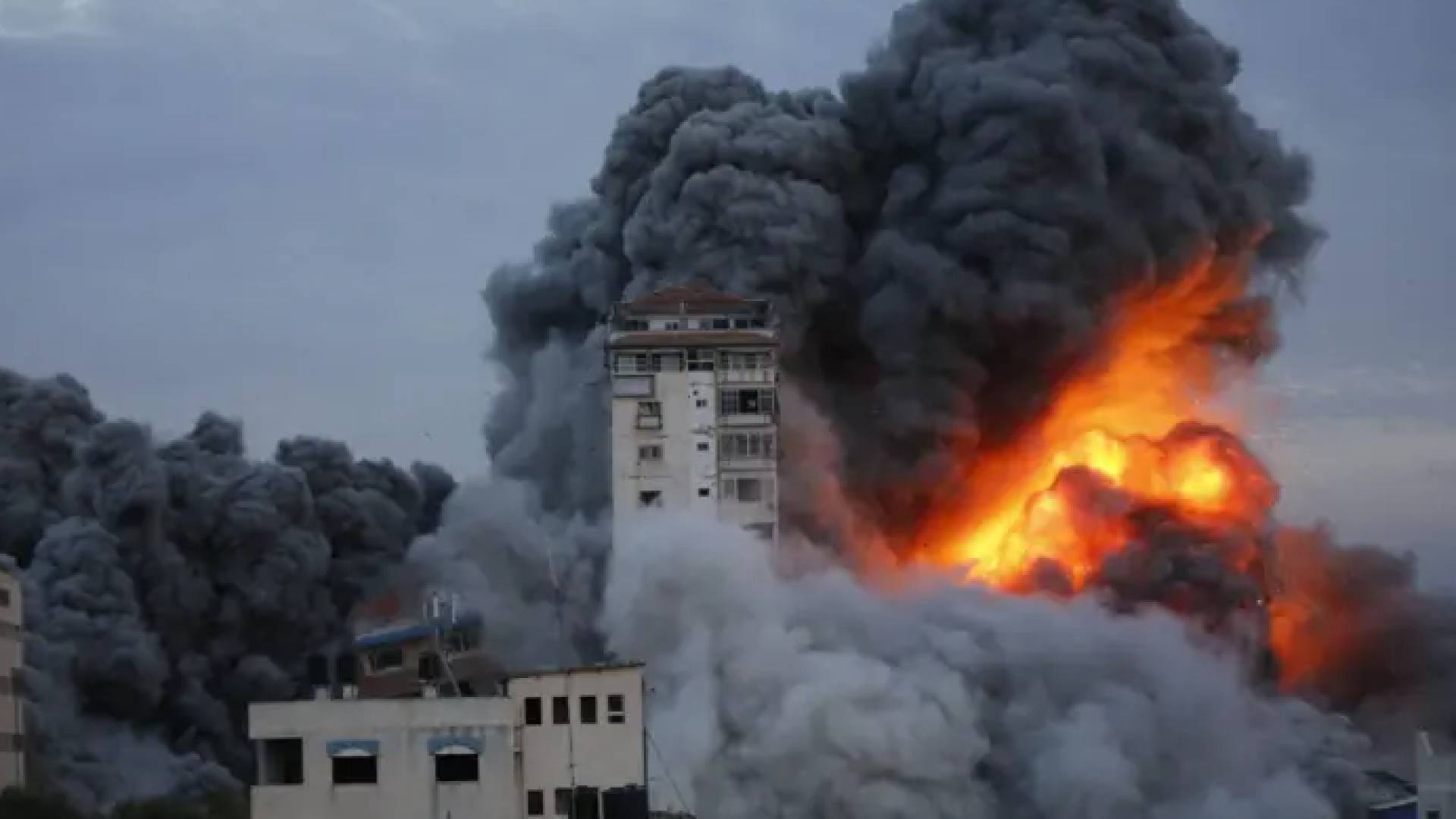 قصف مكثف على غزة