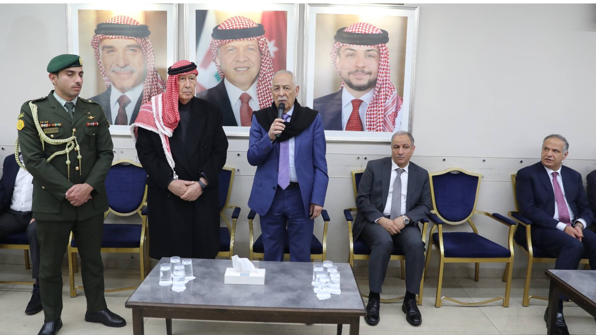 مندوبا عن الملك وولي العهد. العيسوي يعزي عشيرتي النوايسة والطراونة